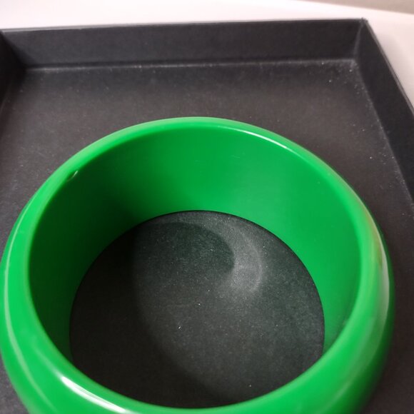 8.25 Inch Large Green Vintage Bangle - Picture 4 of 7